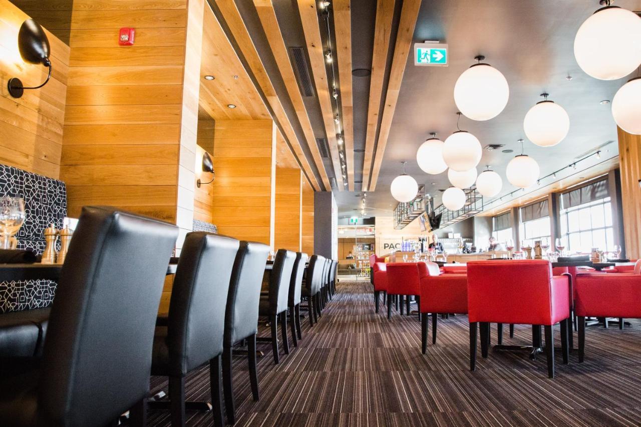 Holiday Inn Hotel & Suites Calgary South - Conference Ctr By Ihg Exterior photo
