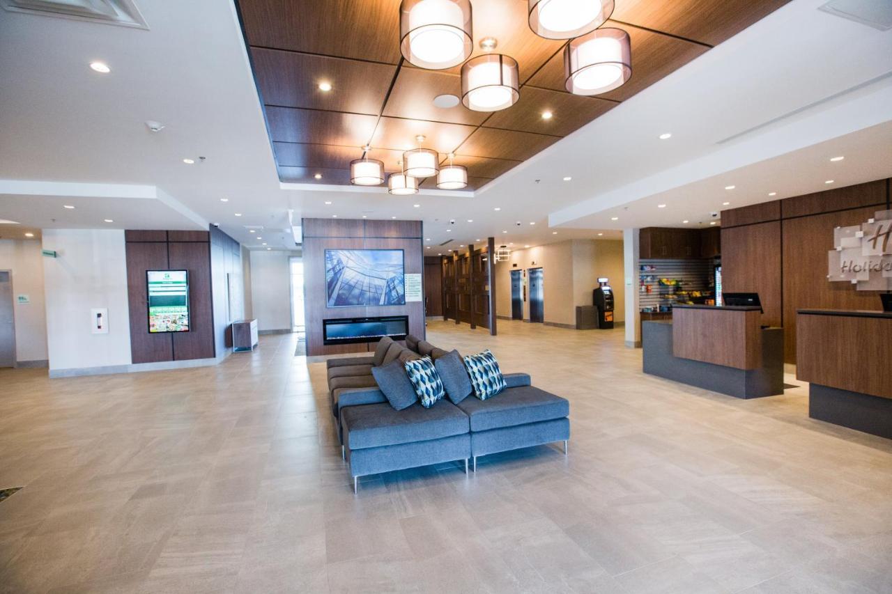 Holiday Inn Hotel & Suites Calgary South - Conference Ctr By Ihg Exterior photo
