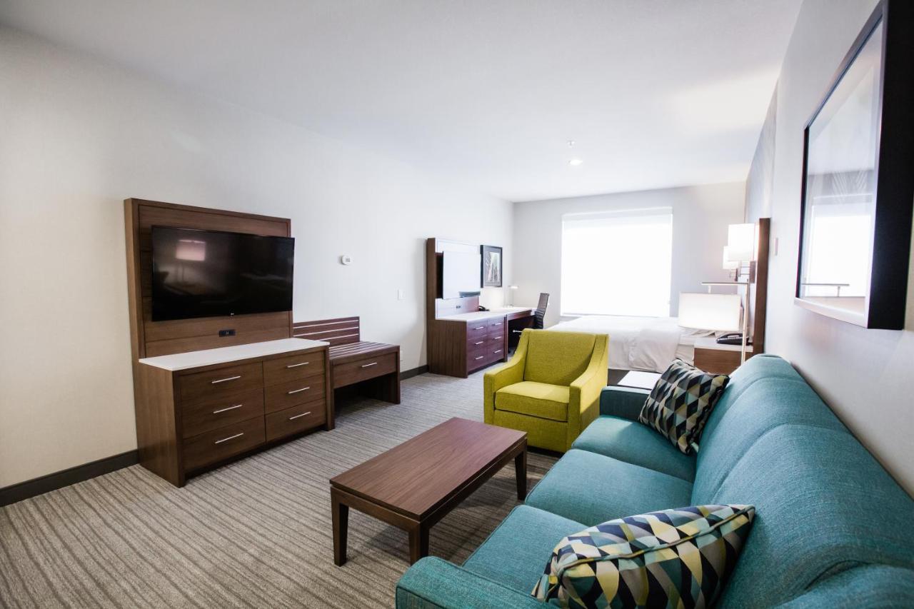 Holiday Inn Hotel & Suites Calgary South - Conference Ctr By Ihg Exterior photo