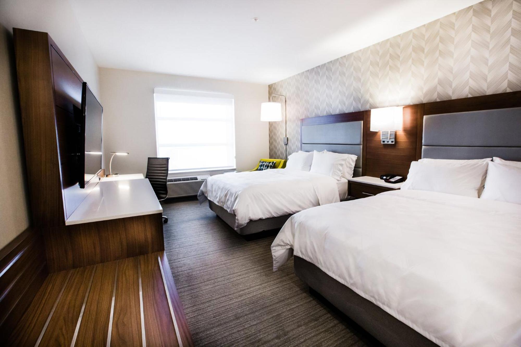 Holiday Inn Hotel & Suites Calgary South - Conference Ctr By Ihg Exterior photo